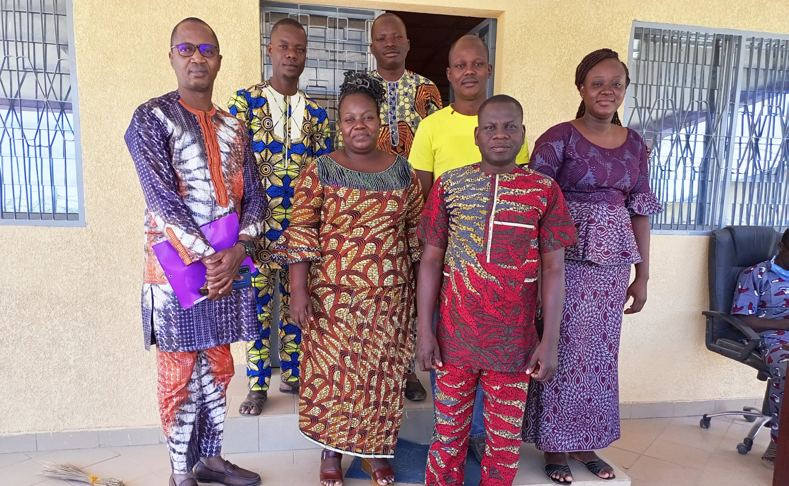 Groupe d'enseignants formé pour le programme Meilleure Ecole pour les Filles de Graines de Paix 