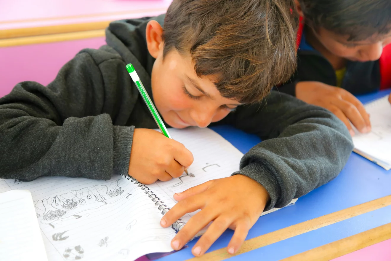 Enfant en classe de primaire