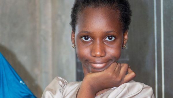 Portrait d'une fille à l'école